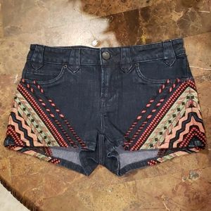 BDG Embroidered Jeans.  SZ 26